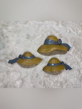 Set of 3 vintage Burwood plastic wall plaques